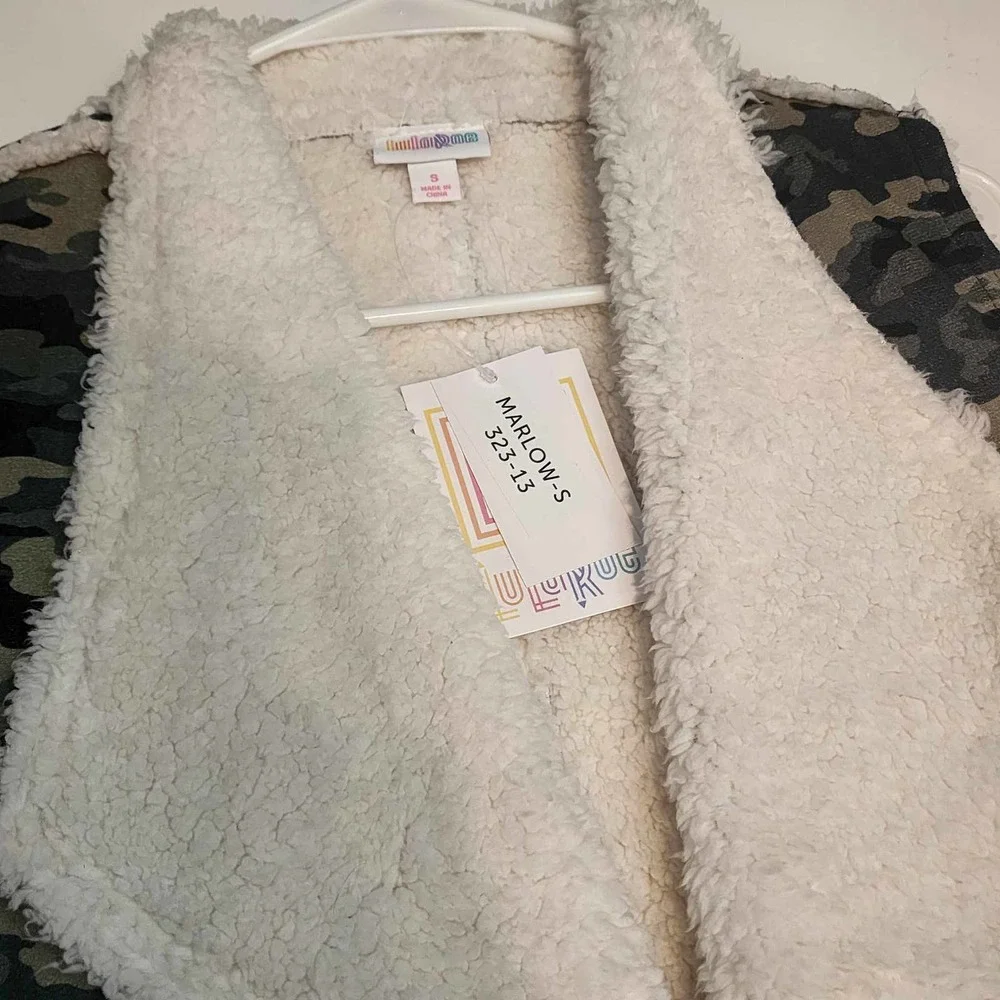 LulaRoe Marlow Shearling Vest - Camo - Small - NWT